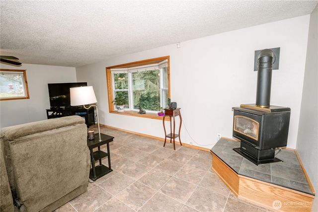 22014 54th Avenue W, Mountlake Terrace, WA 98043