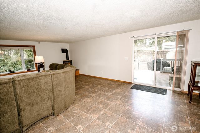 22014 54th Avenue W, Mountlake Terrace, WA 98043