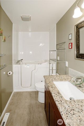 22014 54th Avenue W, Mountlake Terrace, WA 98043