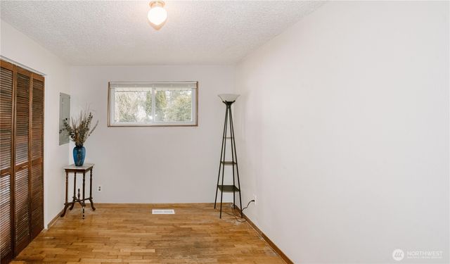 22014 54th Avenue W, Mountlake Terrace, WA 98043