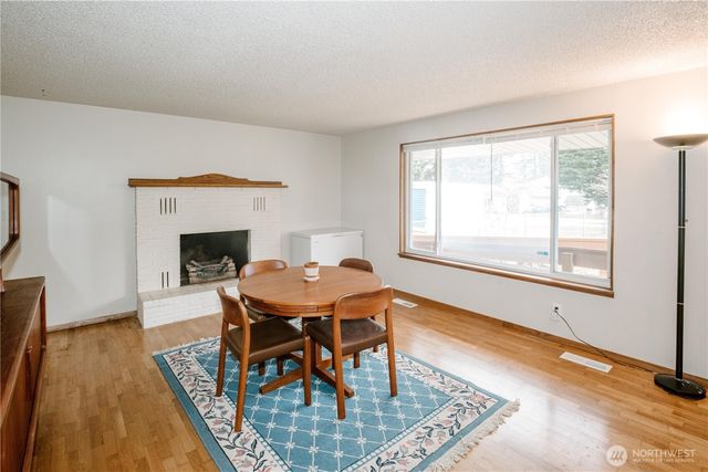 22014 54th Avenue W, Mountlake Terrace, WA 98043