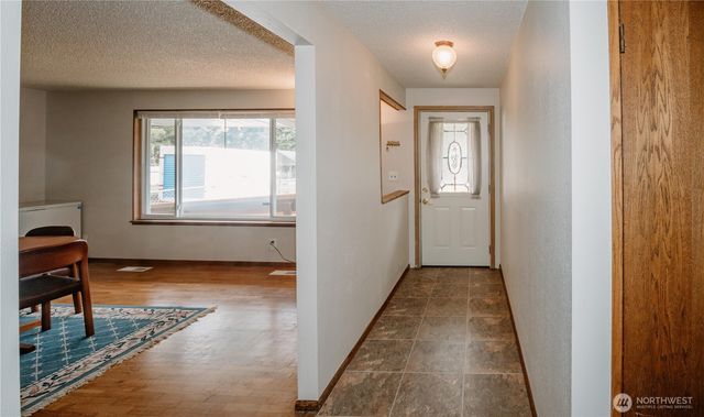 22014 54th Avenue W, Mountlake Terrace, WA 98043