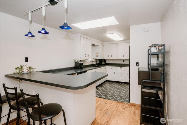 22014 54th Avenue W, Mountlake Terrace, WA 98043