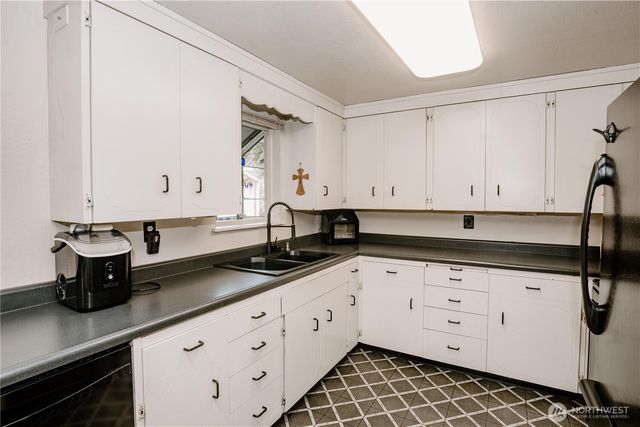 22014 54th Avenue W, Mountlake Terrace, WA 98043