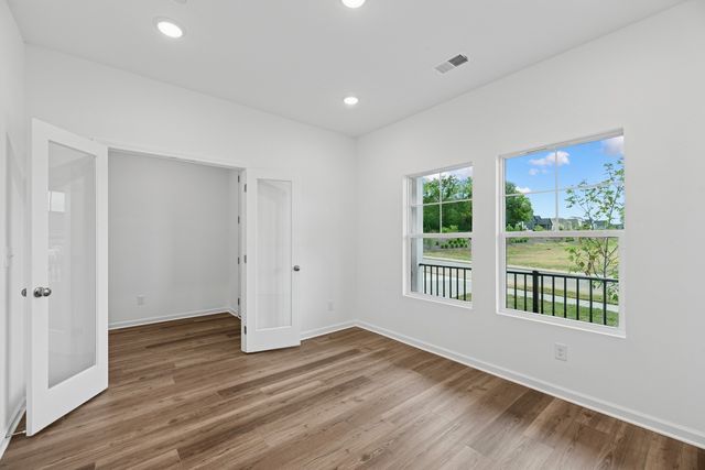 3142 Rolling Brook Drive, Columbia, TN 38401