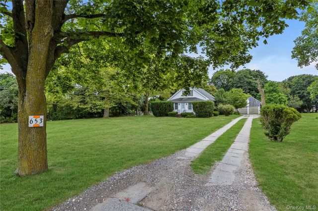 653 Main Road, Aquebogue, NY 11931