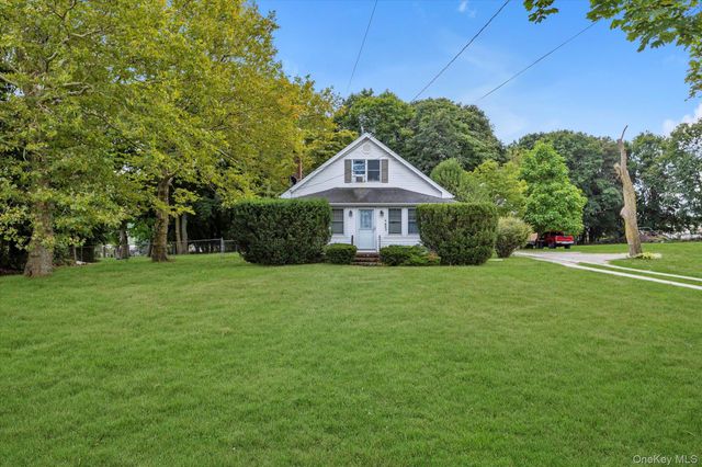 653 Main Road, Aquebogue, NY 11931