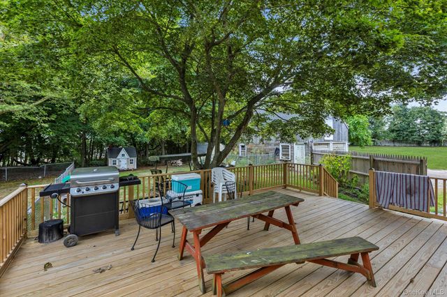 653 Main Road, Aquebogue, NY 11931