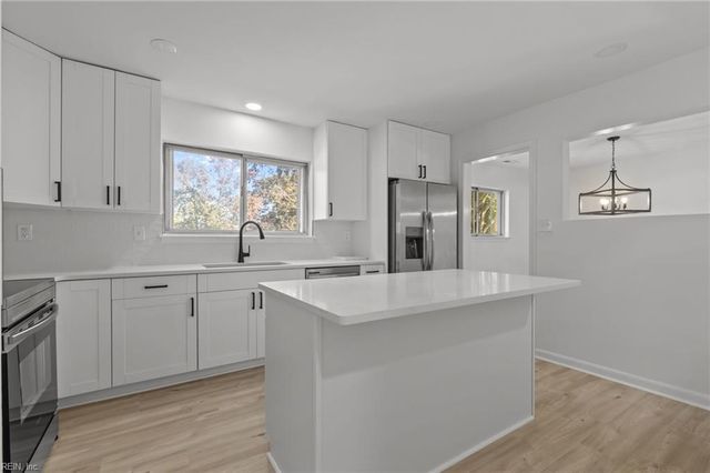 3724 Silina DR, Virginia Beach, VA 23452