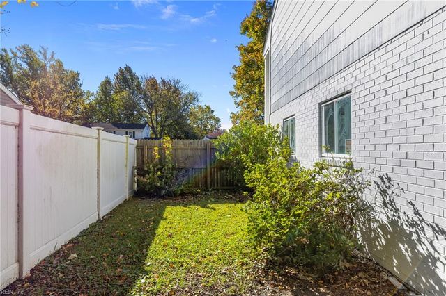 3724 Silina DR, Virginia Beach, VA 23452