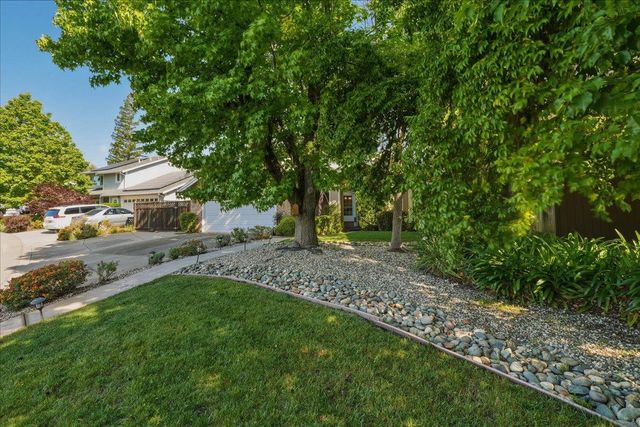 226 Bittercreek Dr, Folsom, CA 95630
