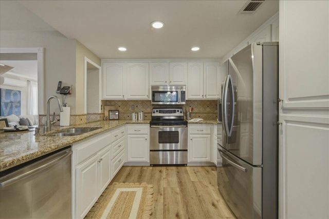 226 Bittercreek Dr, Folsom, CA 95630