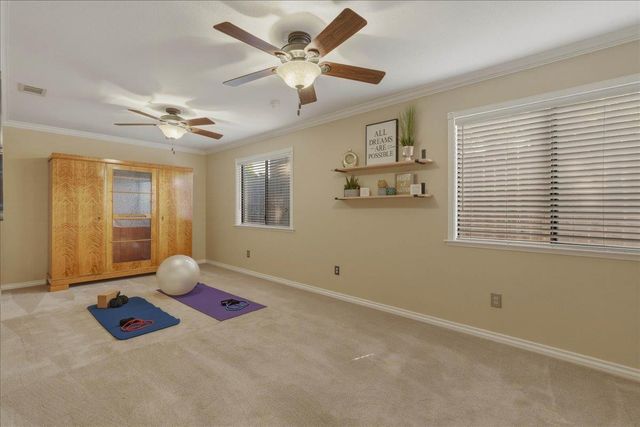 226 Bittercreek Dr, Folsom, CA 95630