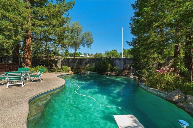 226 Bittercreek Dr, Folsom, CA 95630