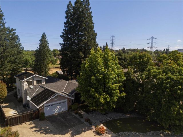 226 Bittercreek Dr, Folsom, CA 95630