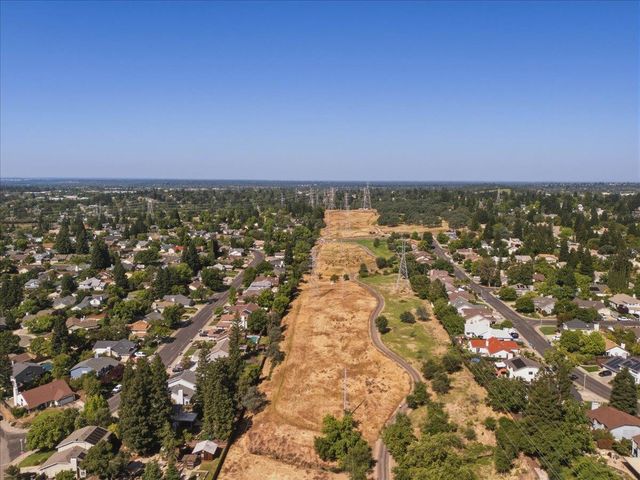 226 Bittercreek Dr, Folsom, CA 95630