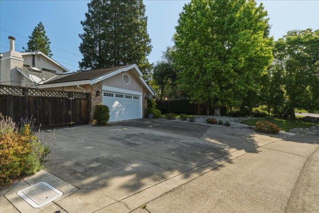 226 Bittercreek Dr, Folsom, CA 95630