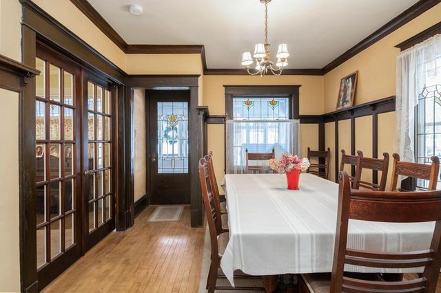 W304N2426 Maple AVENUE, Pewaukee, WI 53072