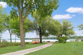 W304N2426 Maple AVENUE, Pewaukee, WI 53072