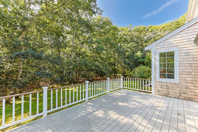 2 Harding Ln, Harwich, MA 02645