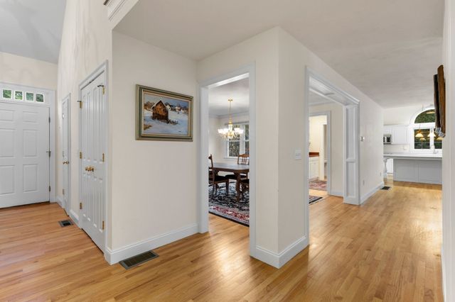 2 Harding Ln, Harwich, MA 02645
