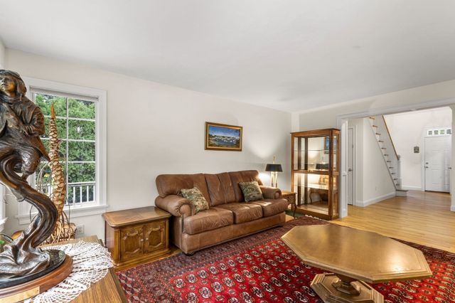 2 Harding Ln, Harwich, MA 02645