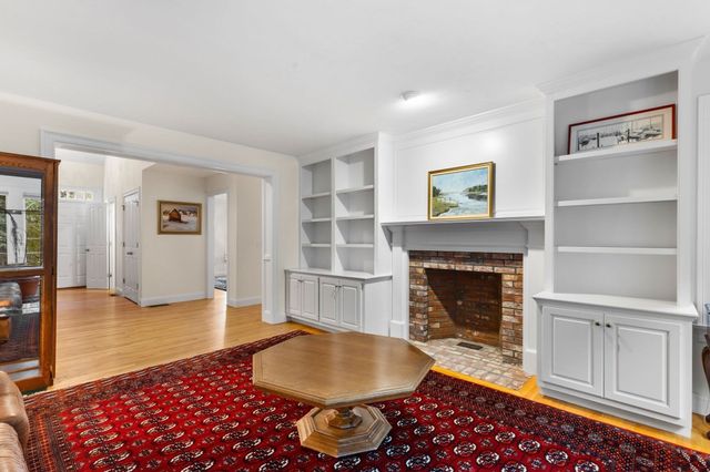 2 Harding Ln, Harwich, MA 02645