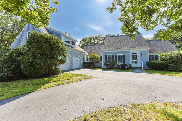 2 Harding Ln, Harwich, MA 02645