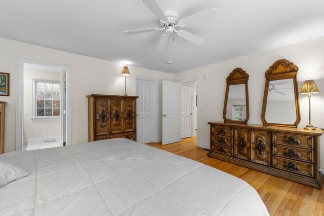 2 Harding Ln, Harwich, MA 02645