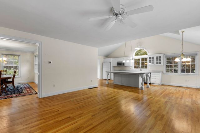 2 Harding Ln, Harwich, MA 02645