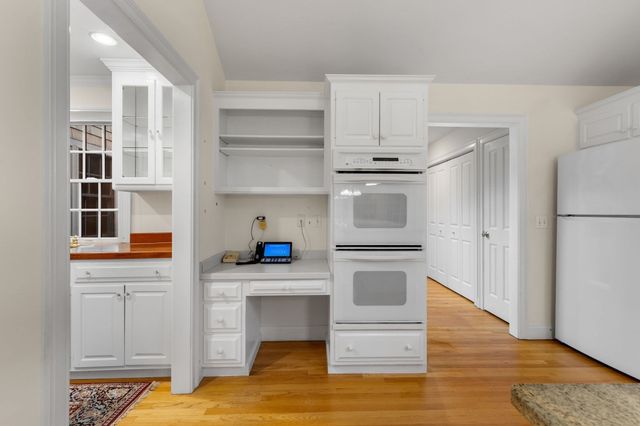 2 Harding Ln, Harwich, MA 02645