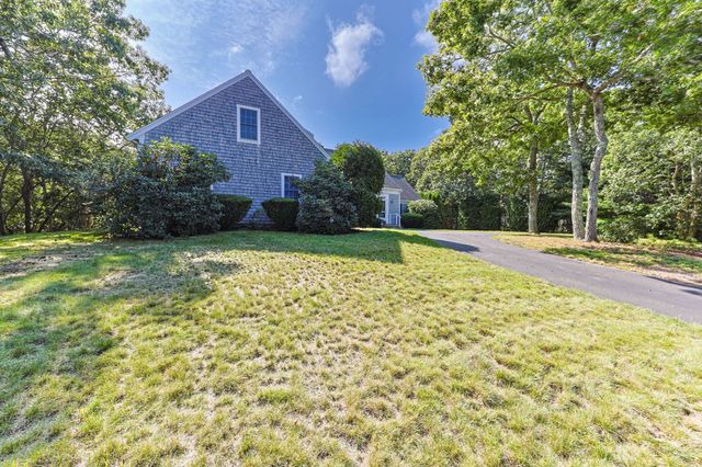 2 Harding Ln, Harwich, MA 02645