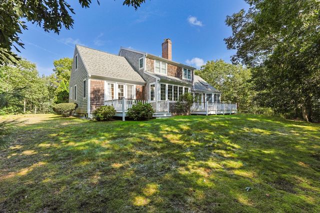 2 Harding Ln, Harwich, MA 02645