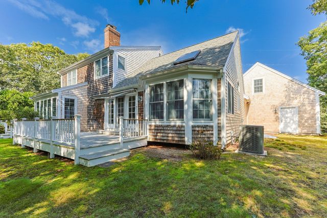 2 Harding Ln, Harwich, MA 02645