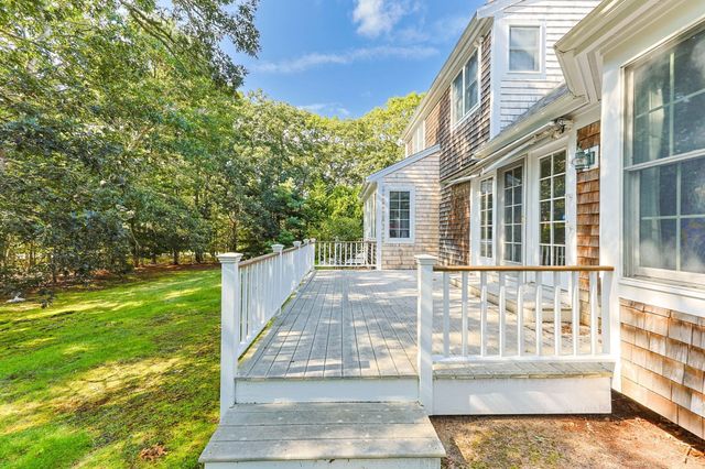 2 Harding Ln, Harwich, MA 02645