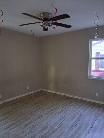 2133 Glenfield Avenue, Dallas, TX 75224