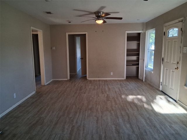 2133 Glenfield Avenue, Dallas, TX 75224