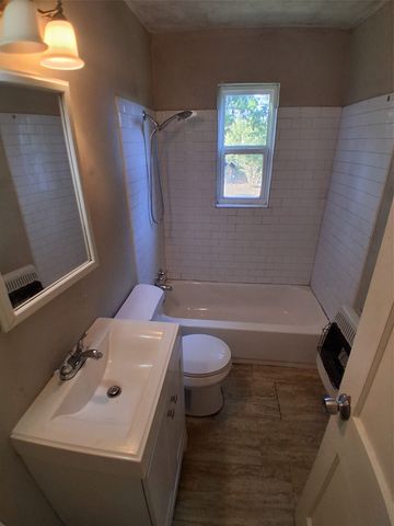 2133 Glenfield Avenue, Dallas, TX 75224