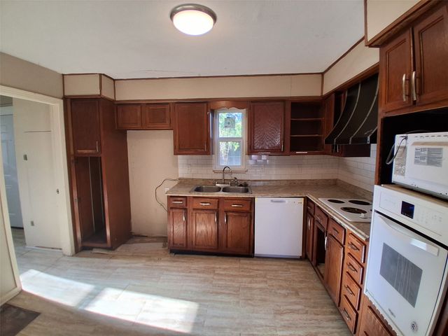 2133 Glenfield Avenue, Dallas, TX 75224