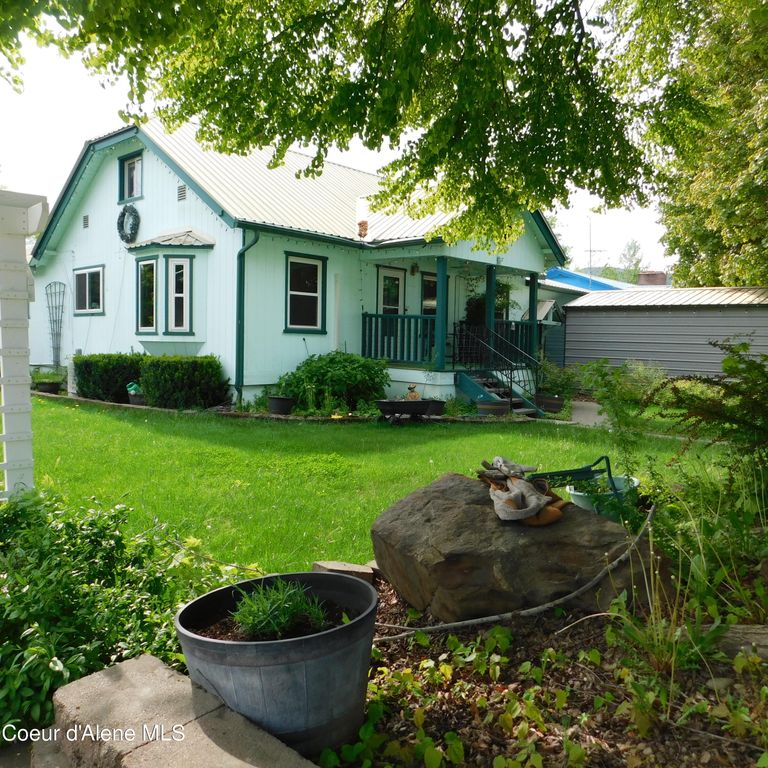 81 Cedar ST, Priest River, ID 83856