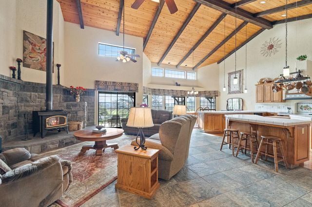 8650 Fraguero Rd, Sonora, CA 95370