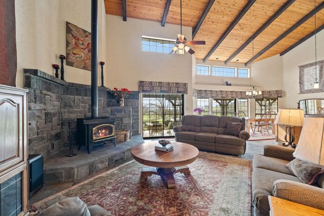 8650 Fraguero Rd, Sonora, CA 95370