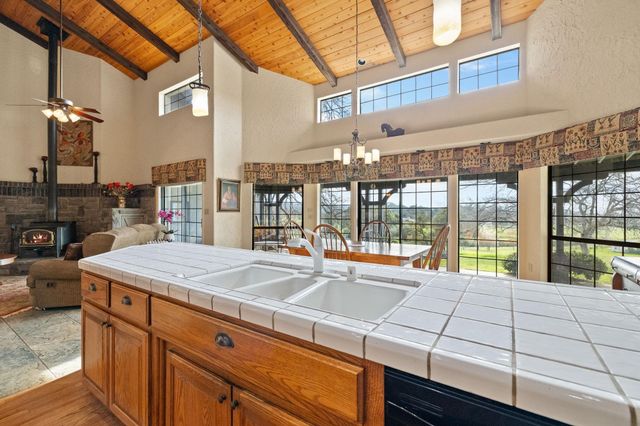 8650 Fraguero Rd, Sonora, CA 95370