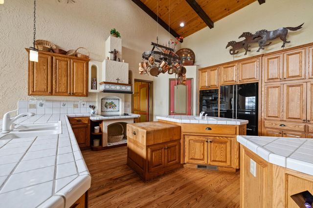 8650 Fraguero Rd, Sonora, CA 95370