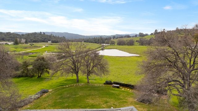 8650 Fraguero Rd, Sonora, CA 95370