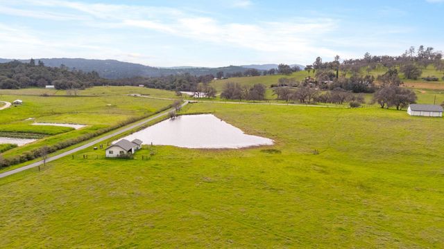 8650 Fraguero Rd, Sonora, CA 95370