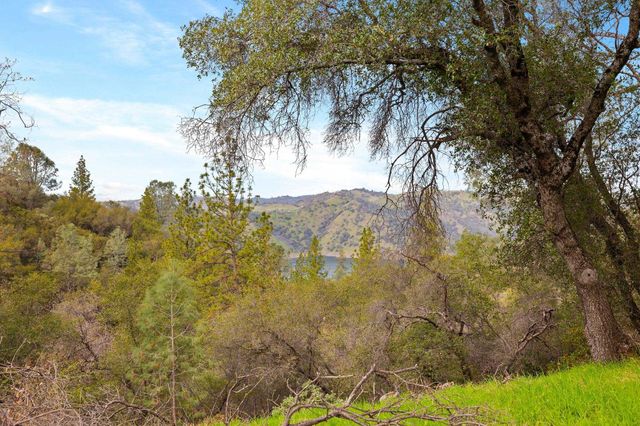 8650 Fraguero Rd, Sonora, CA 95370