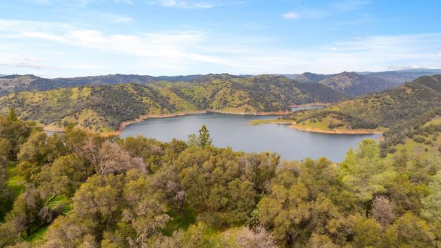 8650 Fraguero Rd, Sonora, CA 95370