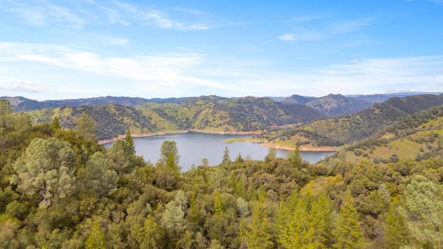 8650 Fraguero Rd, Sonora, CA 95370