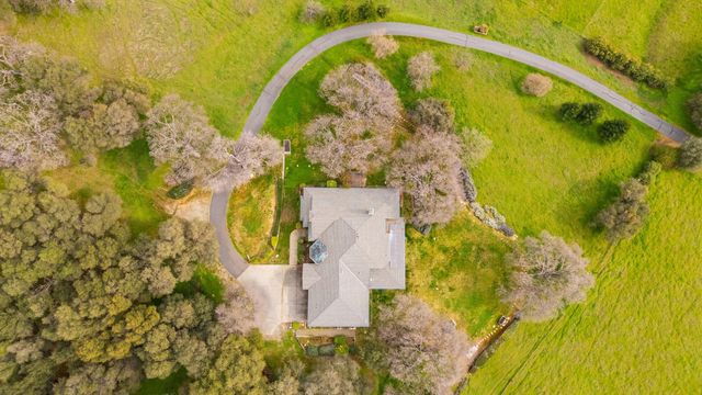 8650 Fraguero Rd, Sonora, CA 95370